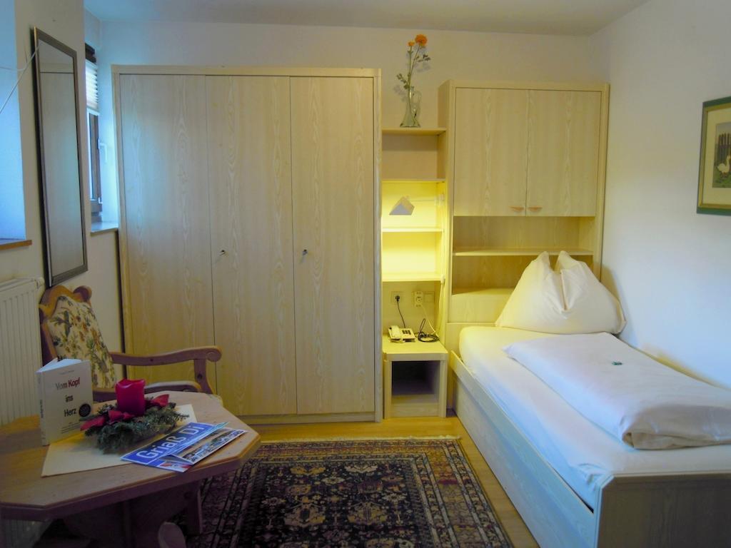 אלטנמרקט אים פונגאו Hotel Garni Alpenland חדר תמונה