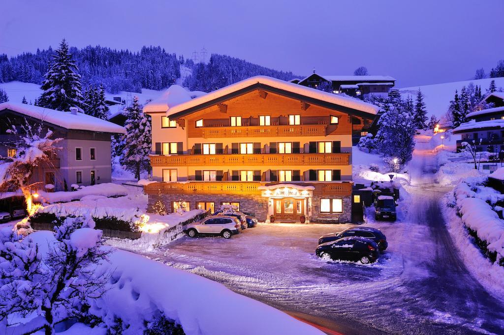אלטנמרקט אים פונגאו Hotel Garni Alpenland מראה חיצוני תמונה